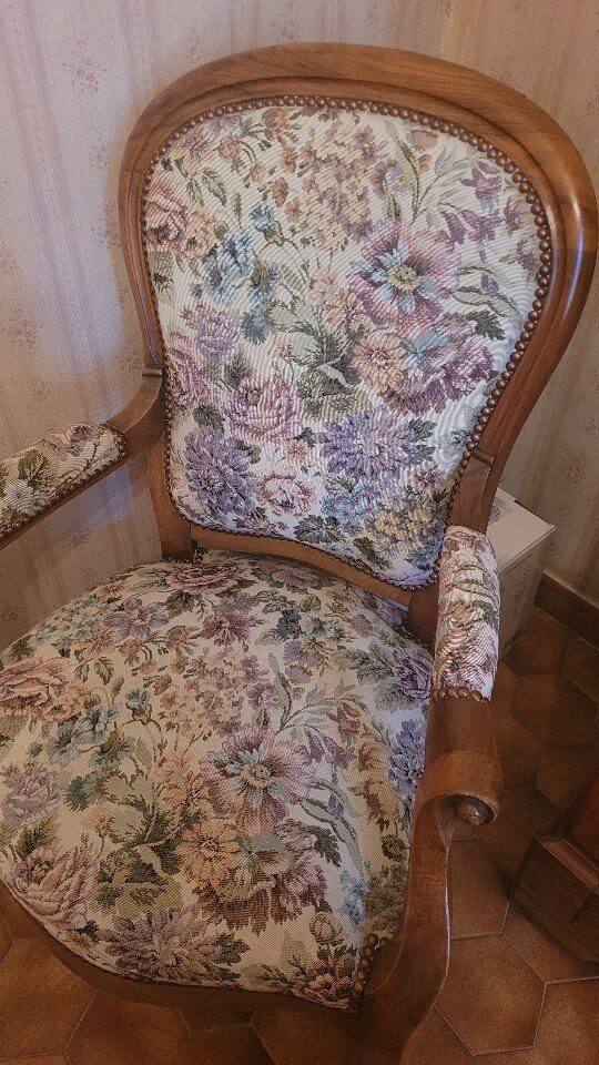 Instagram post from tapissier_solignac. This post is in position 17.