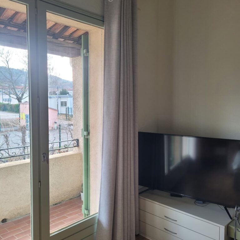 Instagram post from tapissier_solignac. This post is in position 11.
